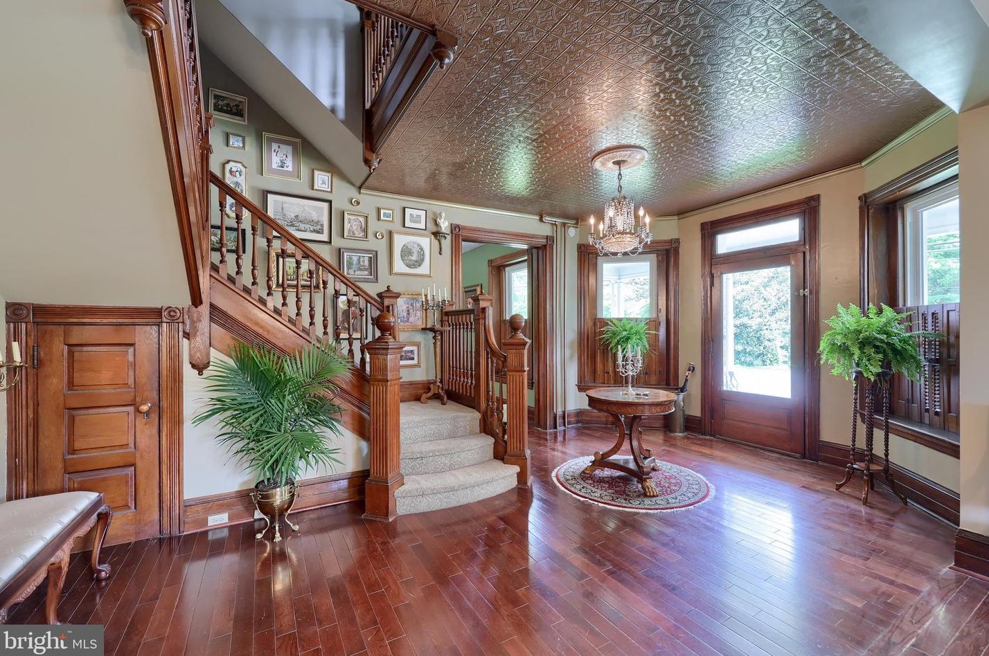 2404 Lititz Pike, Lancaster PA  17601-3608 exterior