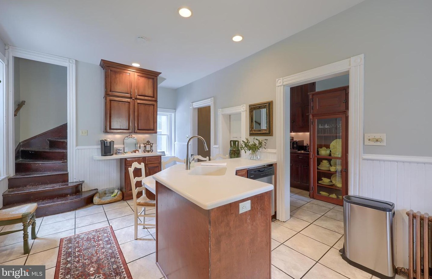2404 Lititz Pike, Lancaster PA  17601-3608 exterior