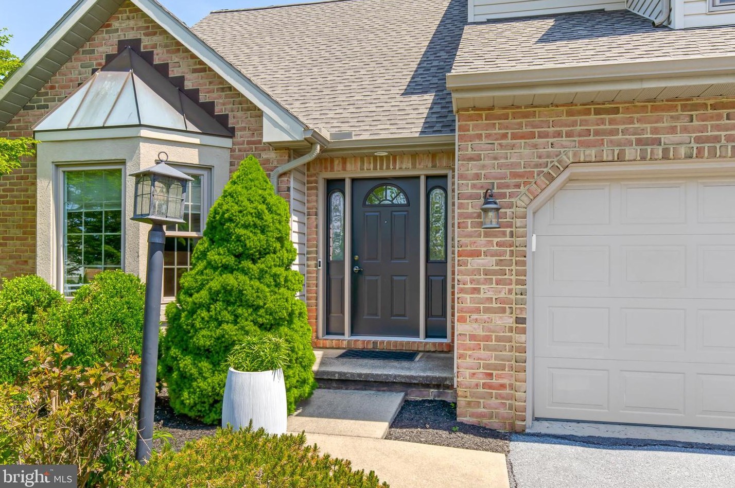 2753 Cobblestone Ln, Lancaster, PA 17601