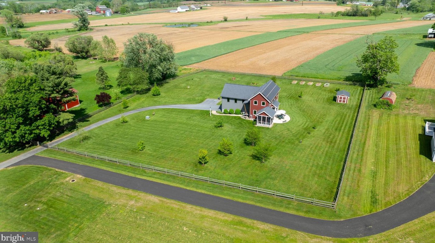 453 Frogtown Rd, Pequea, PA 17565-9739