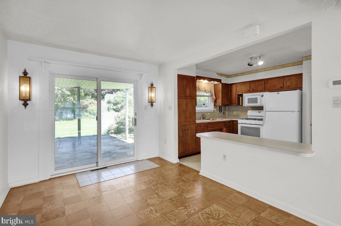 51 Gln Oaks Dr, Lancaster PA  17603-6445 exterior