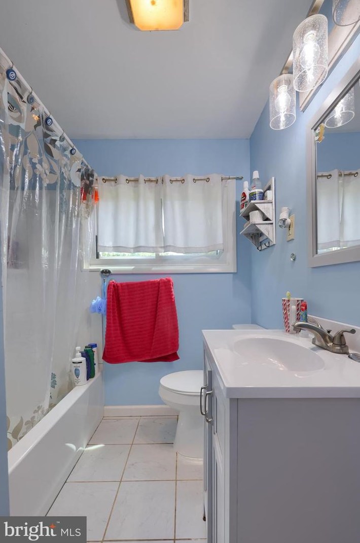 2621 Pike Ln, Lancaster PA  17603 exterior