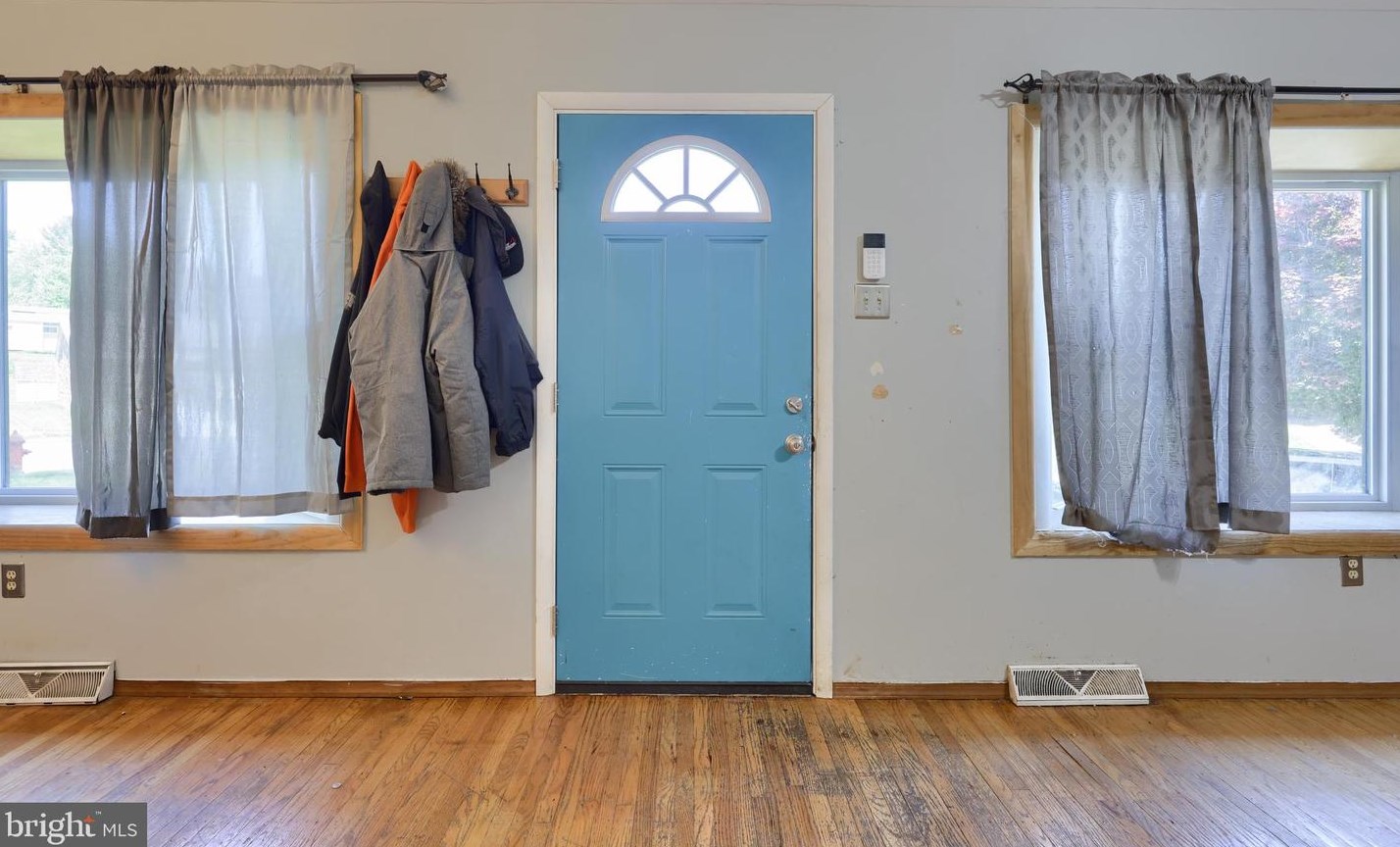 2621 Pike Ln, Lancaster PA  17603 exterior