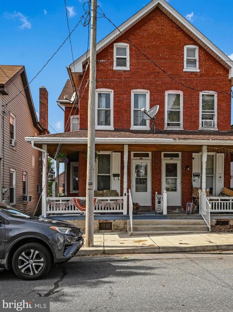 228 Washington Ave, Ephrata, PA 17522-2247