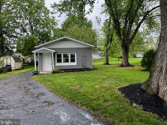 112 Village Green Ln, Lancaster, PA 17603-6429