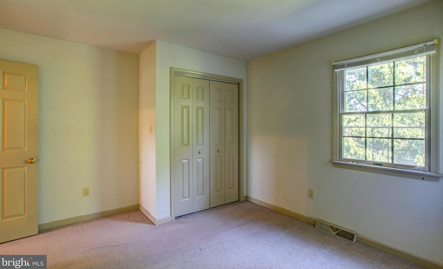 1857 Spg Rdg Ln, Lancaster PA  exterior