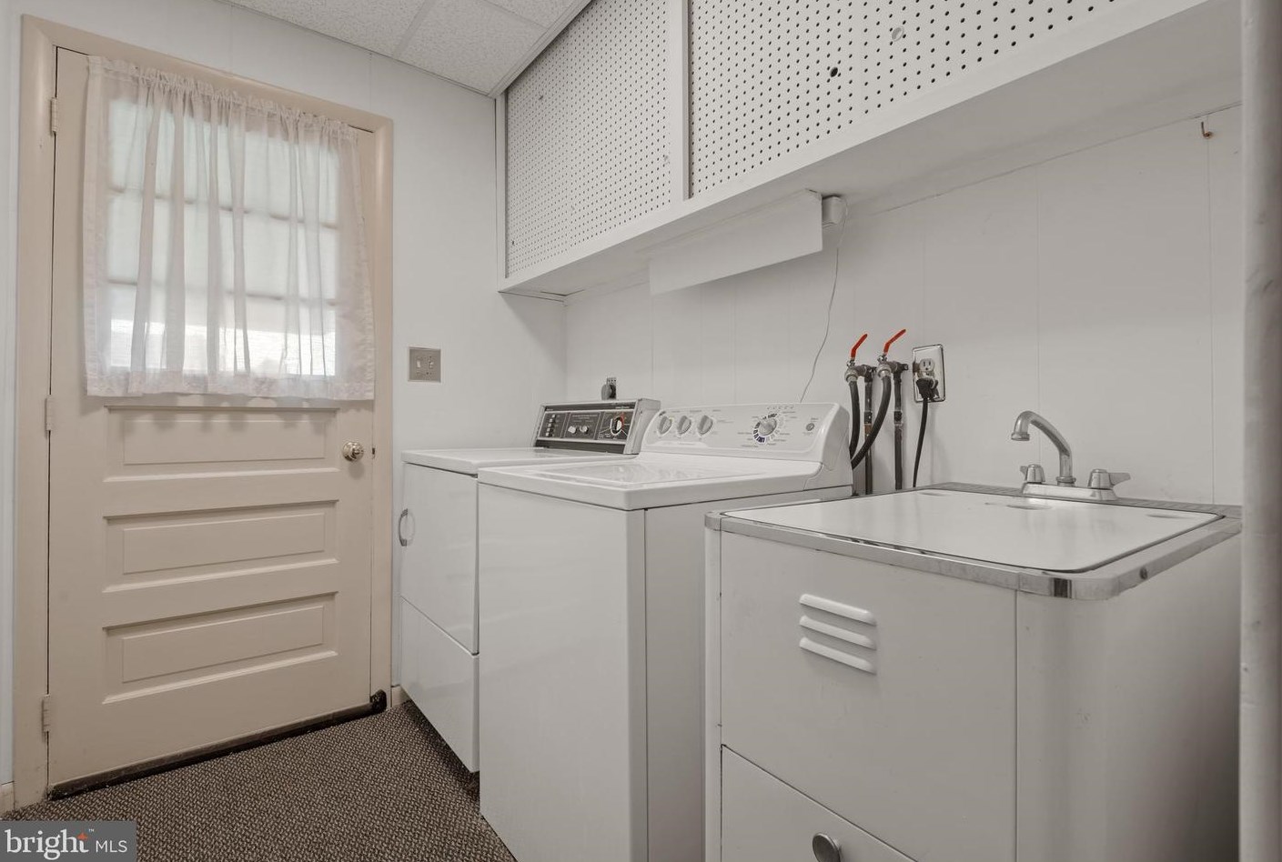 126 Sunrise Ave, Lancaster PA  17601-3944 exterior