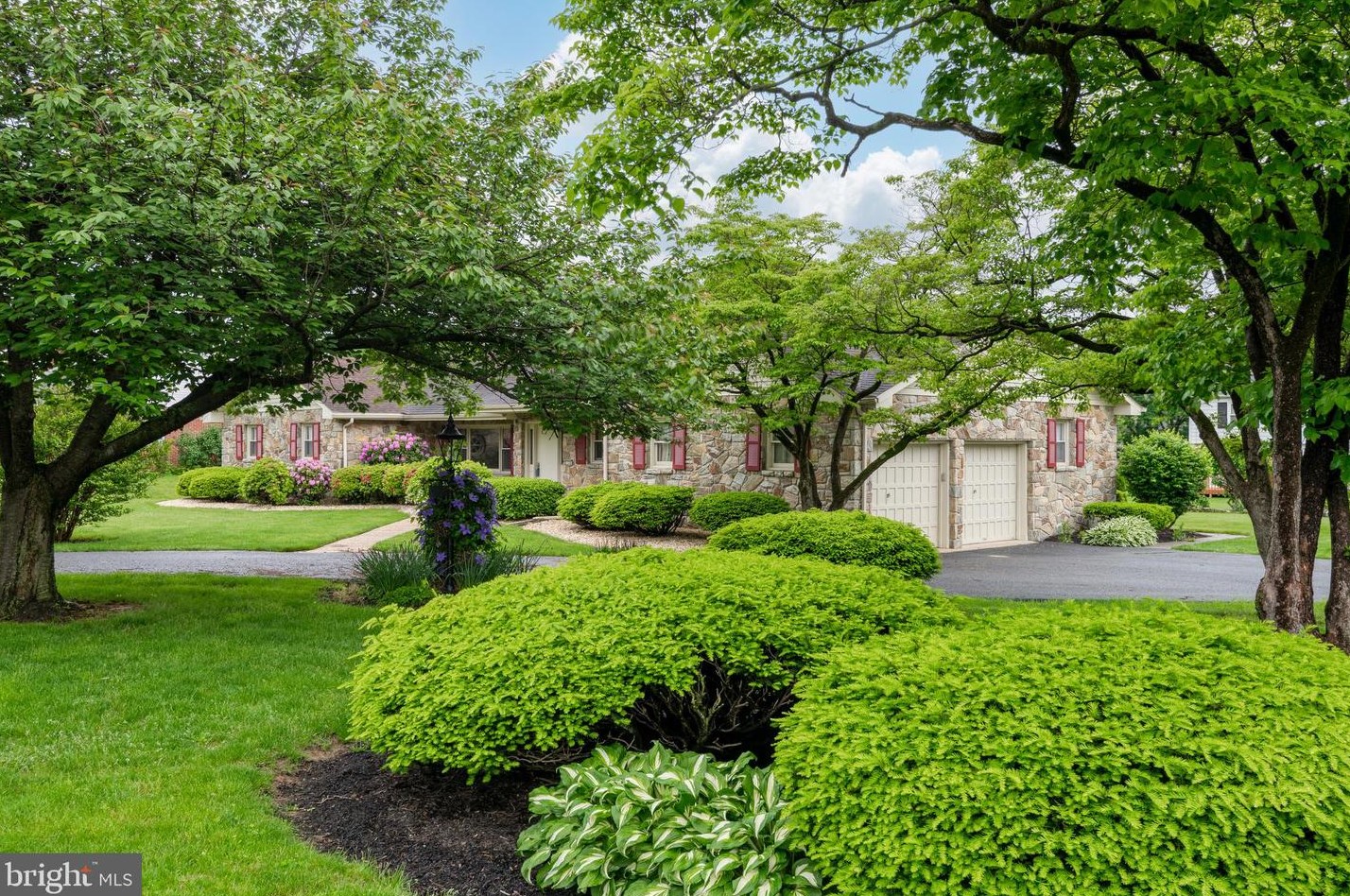 126 Sunrise Ave, Lancaster PA  17601-3944 exterior