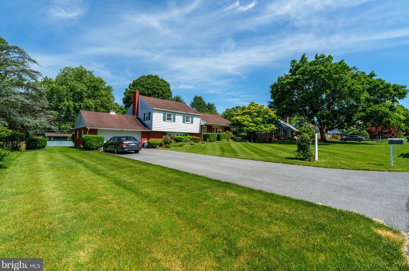 1935 Bloomingdale Ave, Lancaster, PA 17601-3807