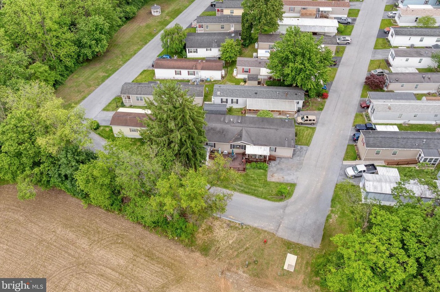 33 S Green Acres Circle, Akron, PA 17501