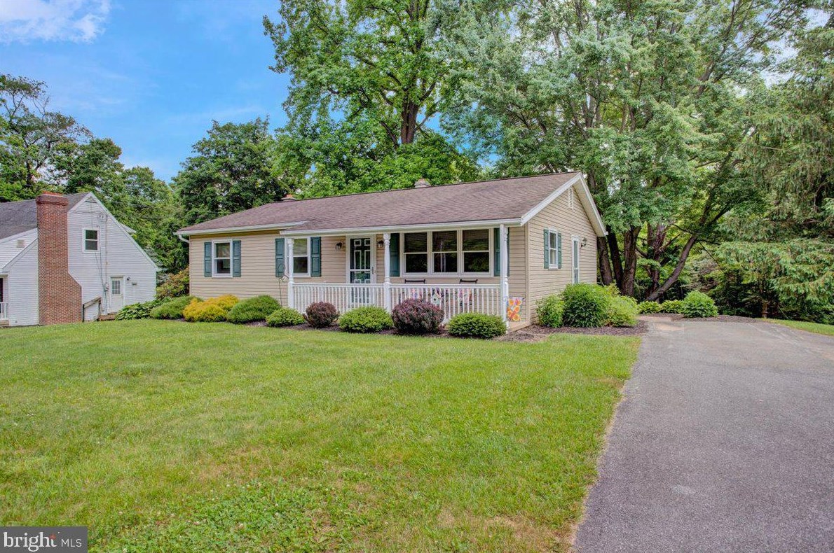 653 River Corner Rd, Safe Harbor, PA 17516