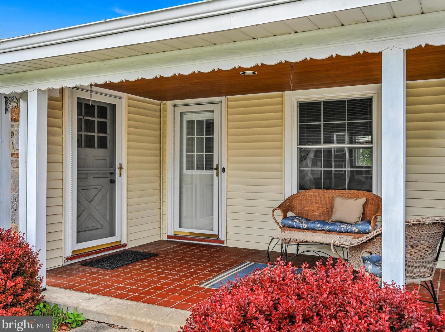 43 Rose Ave, Bareville, PA 17540-1422