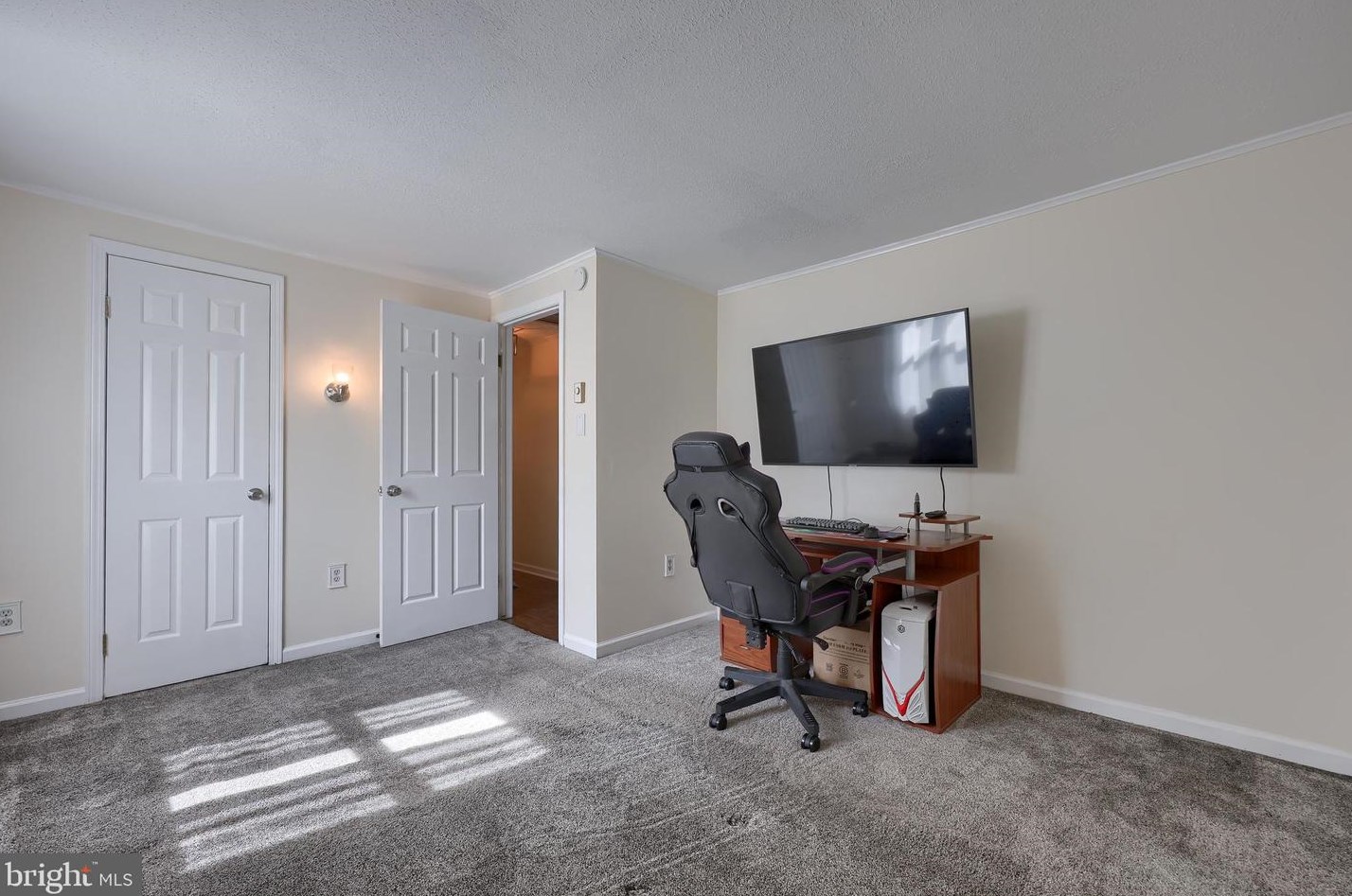 390 Holly Ann Dr, Landisville PA  17538-1039 exterior