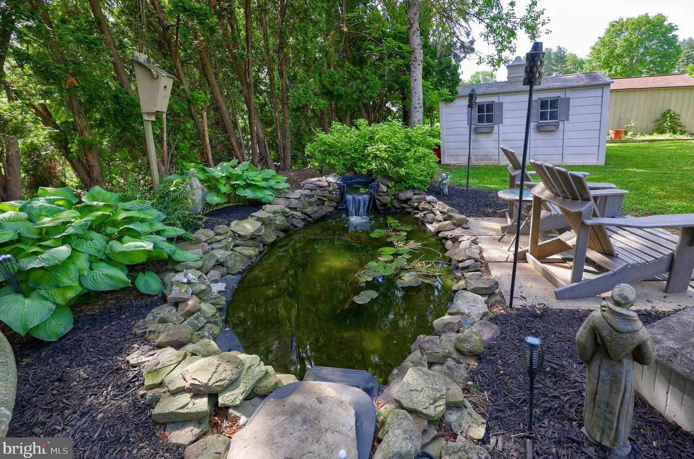 390 Holly Ann Dr, Landisville PA  17538-1039 exterior