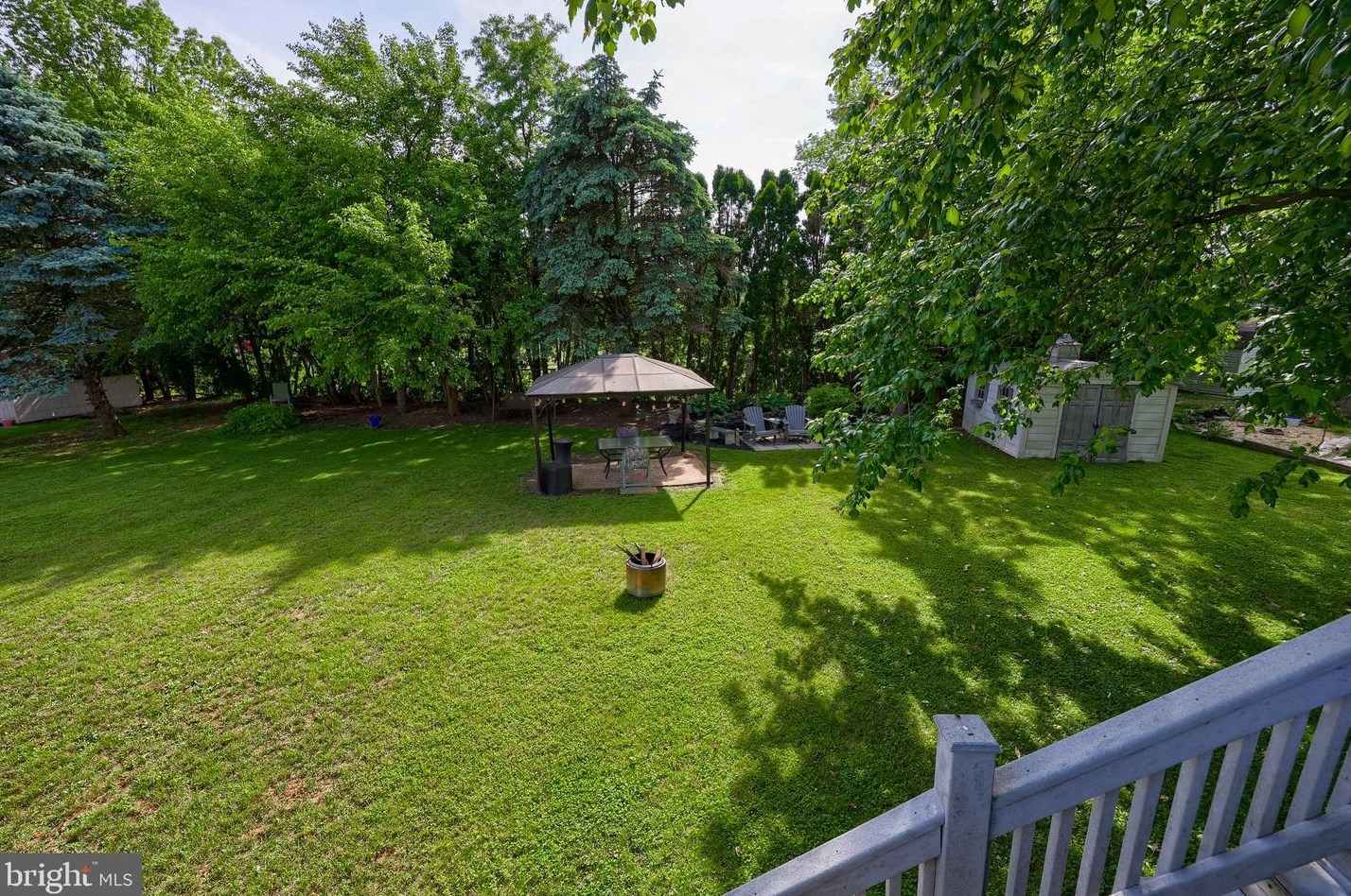 390 Holly Ann Dr, Landisville PA  17538-1039 exterior