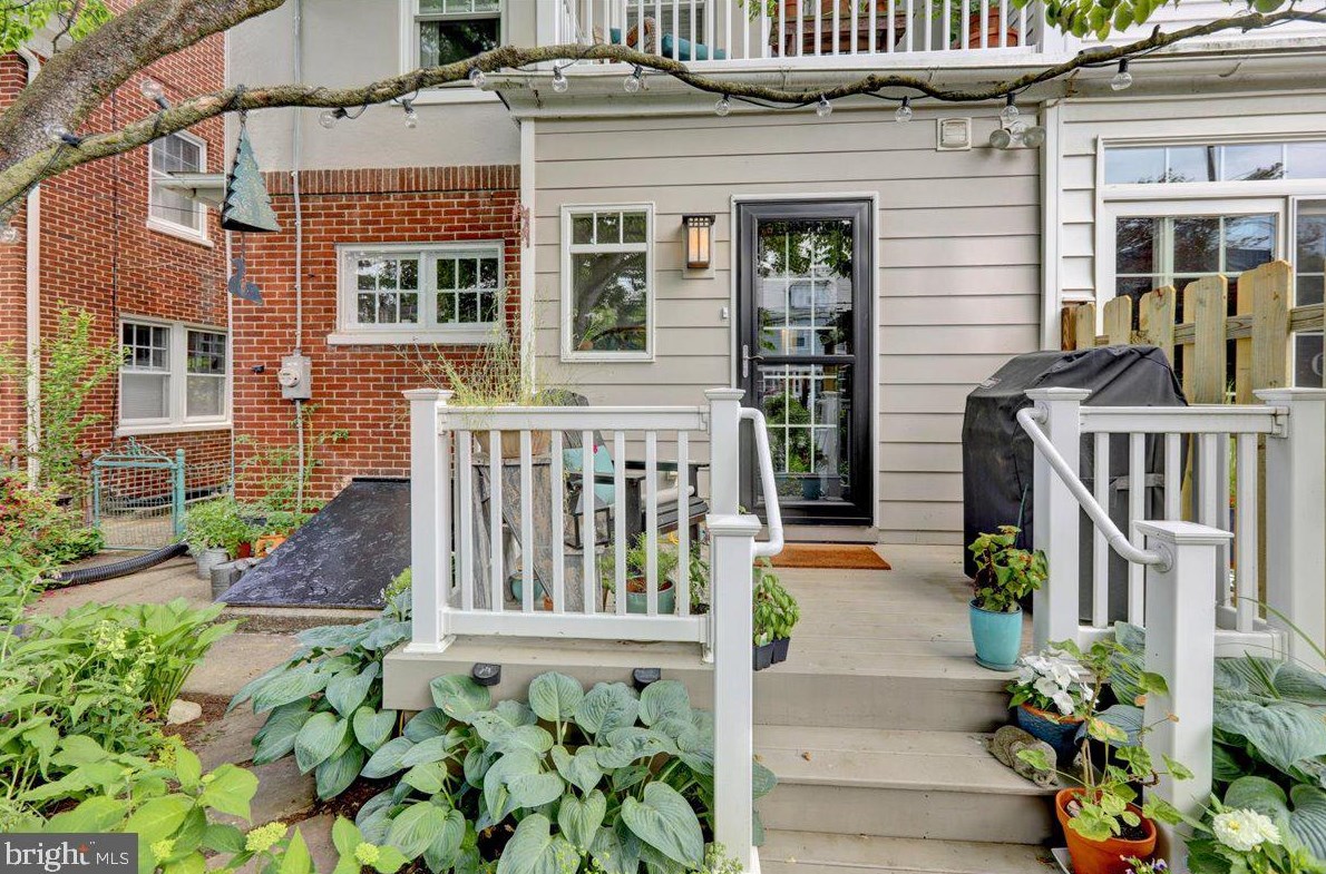 928 Virginia Ave, Lancaster PA  17603-3116 exterior