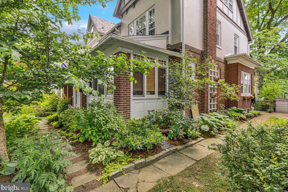 928 Virginia Ave, Lancaster PA  17603-3116 exterior