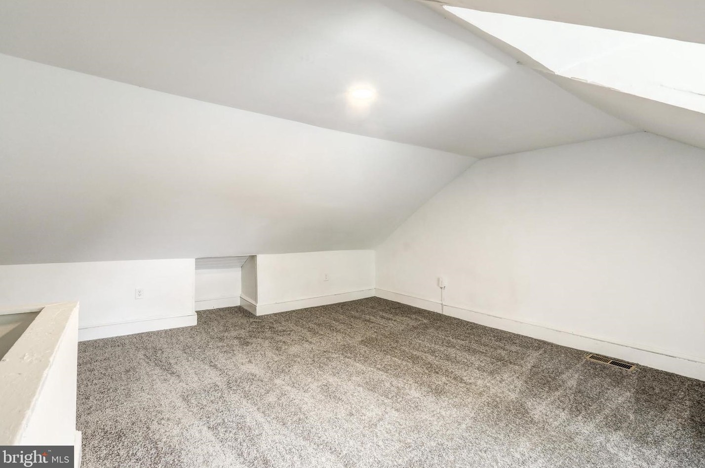 3 Locust St, Lancaster PA 17602-3607 exterior