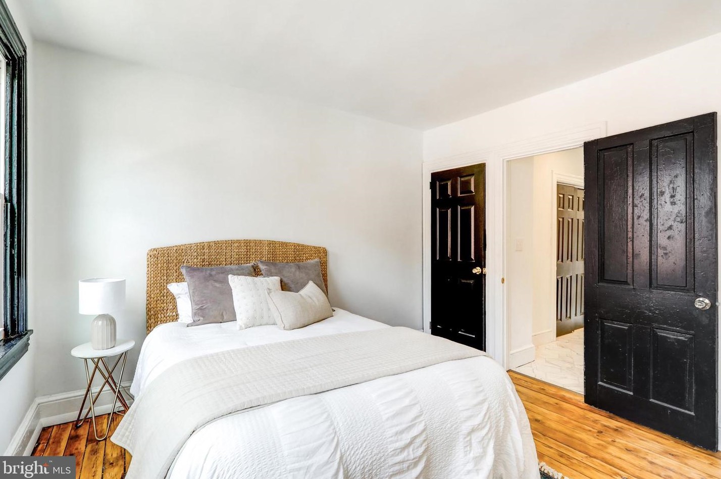 3 Locust St, Lancaster PA 17602-3607 exterior