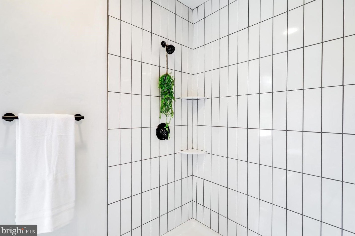 3 Locust St, Lancaster PA 17602-3607 exterior