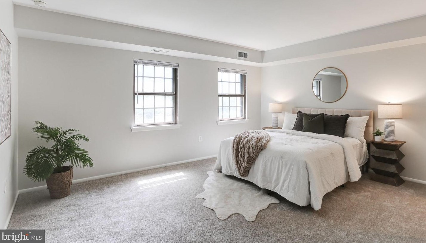 114 Valleybrook Dr, Lancaster PA  17601-4620 exterior