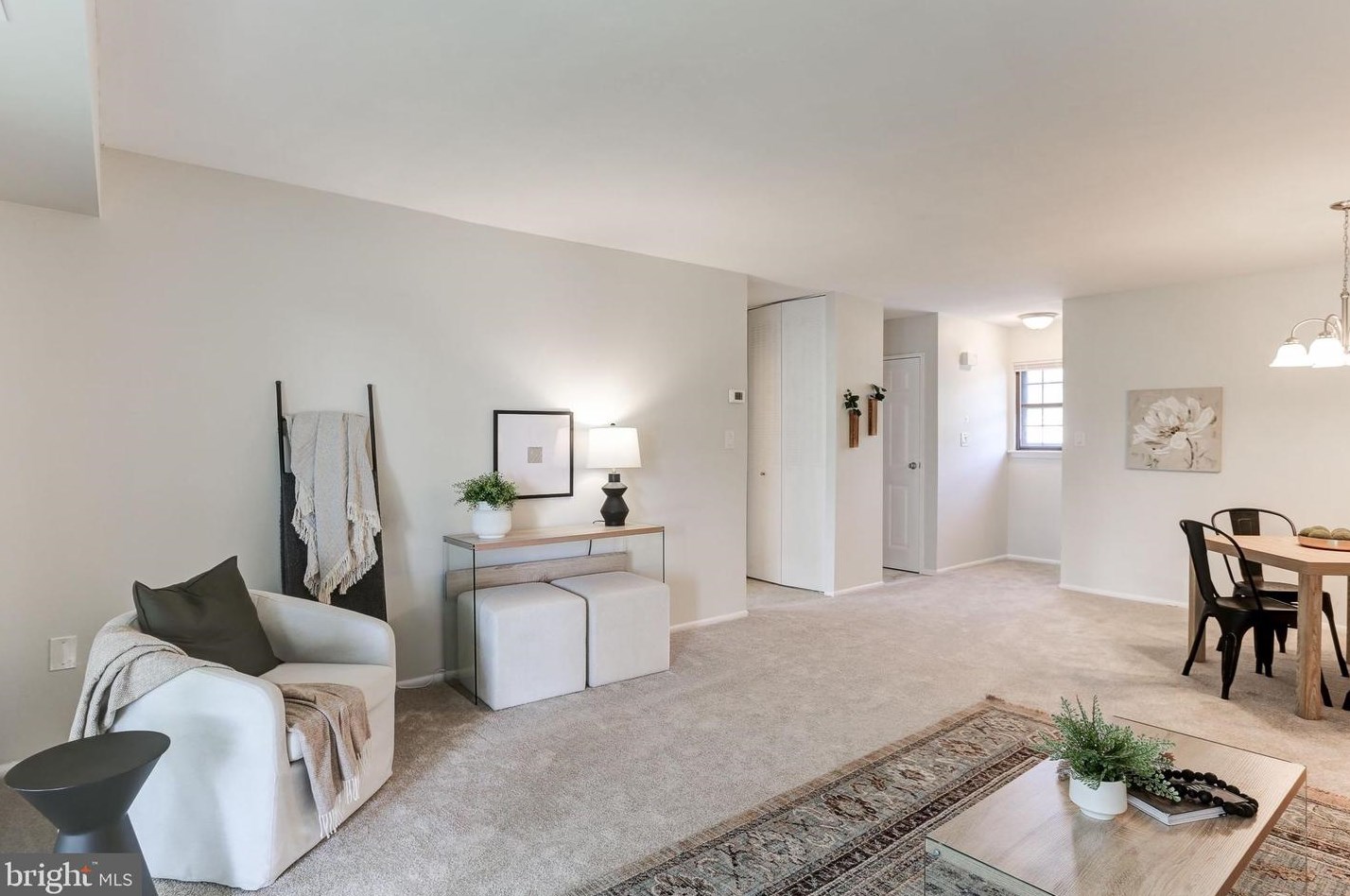 114 Valleybrook Dr, Lancaster PA  17601-4620 exterior