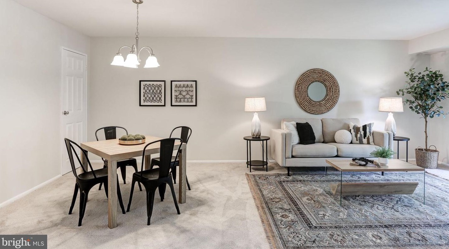 114 Valleybrook Dr, Lancaster PA  17601-4620 exterior