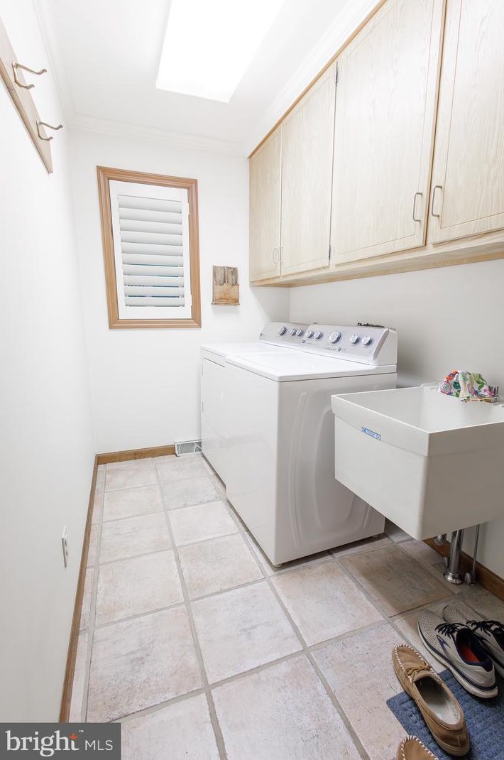 154 Bentley Ln, Lancaster PA  17603-6204 exterior