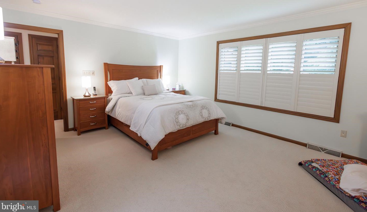 154 Bentley Ln, Lancaster PA  17603-6204 exterior