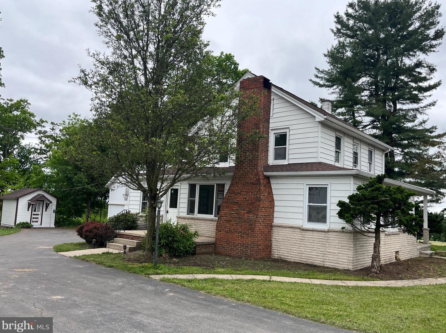 1116 May Post Office Rd, Buck, PA 17566