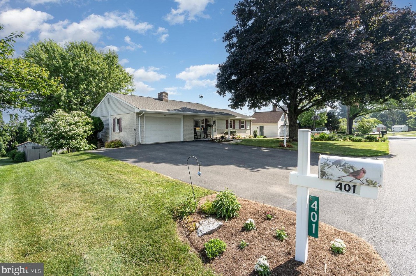 401 Myer Ter, Bareville PA  17540-1218 exterior