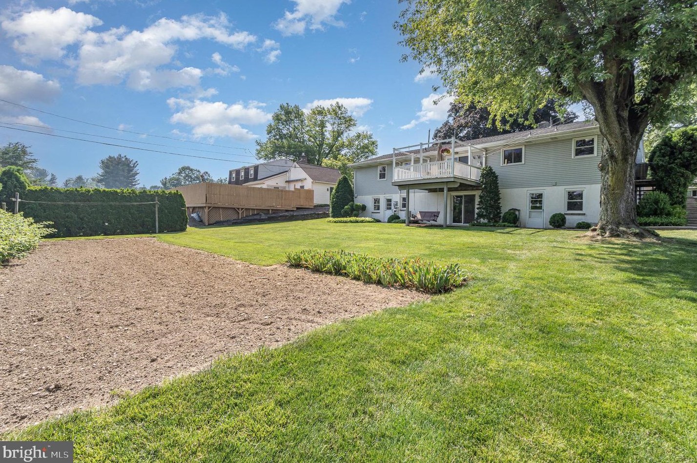 401 Myer Ter, Bareville PA  17540-1218 exterior