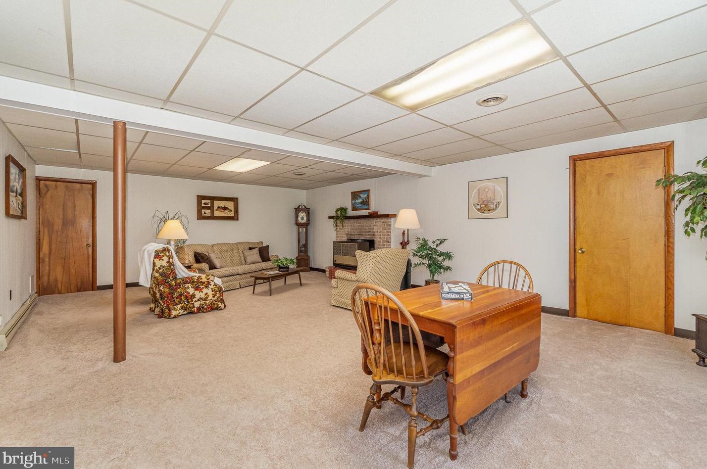 401 Myer Ter, Bareville PA  17540-1218 exterior