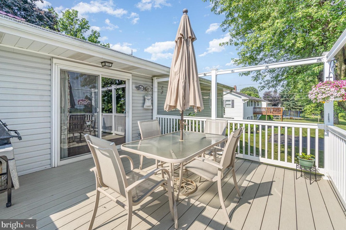 401 Myer Ter, Bareville PA  17540-1218 exterior