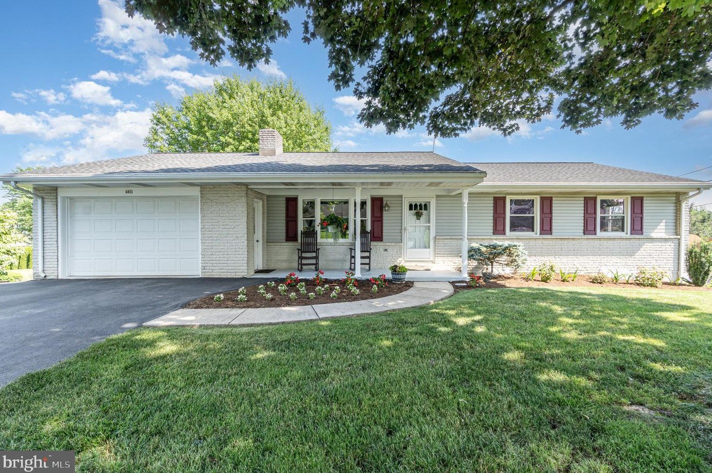 401 Myer Ter, Bareville PA  17540-1218 exterior