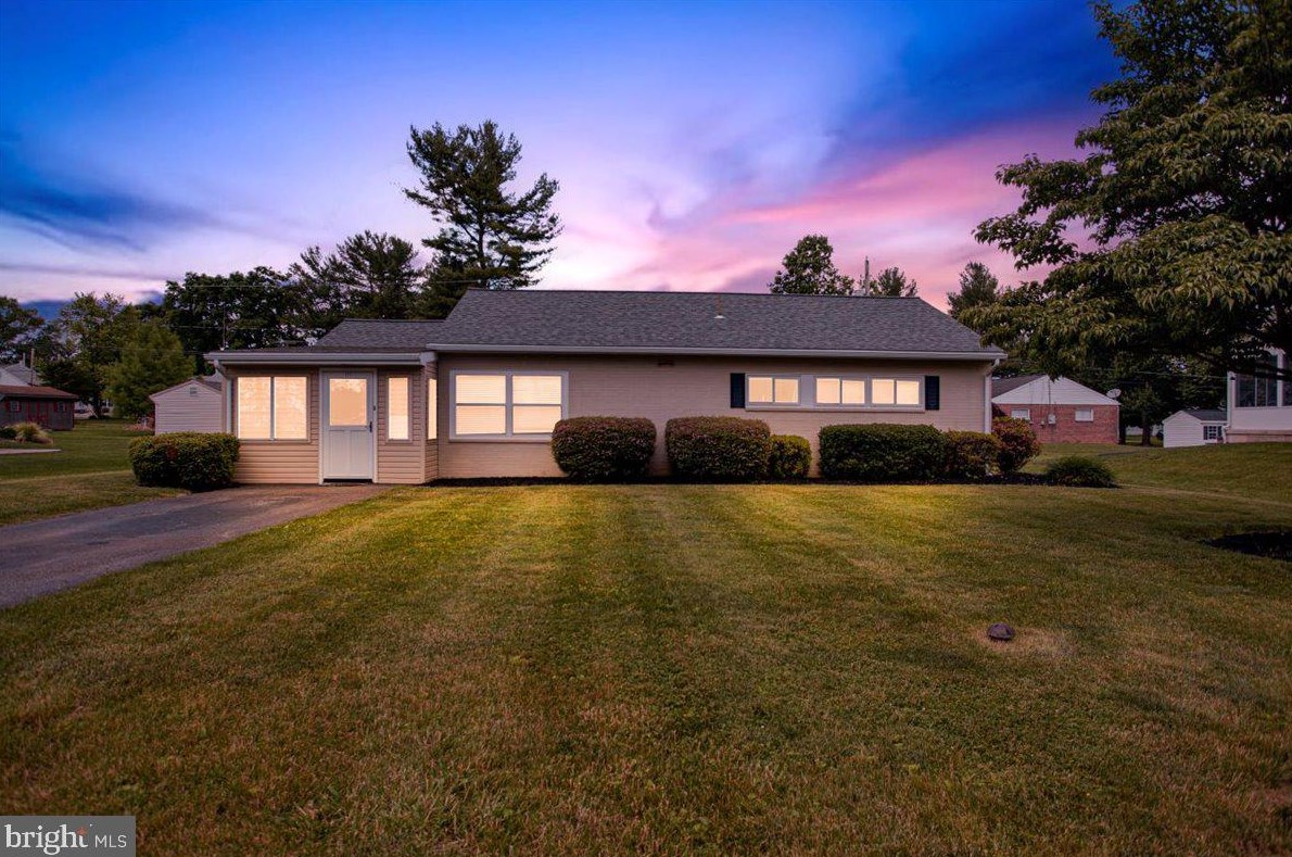 111 Ann Ave, Landisville, PA 17538-1704