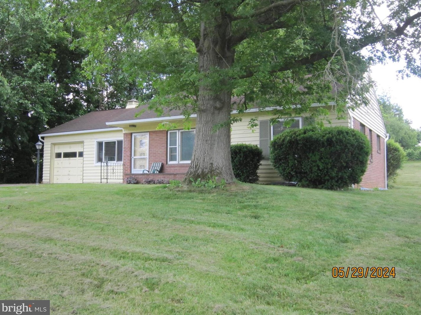 74 Paradise Ln, Ronks, PA 17572-9517