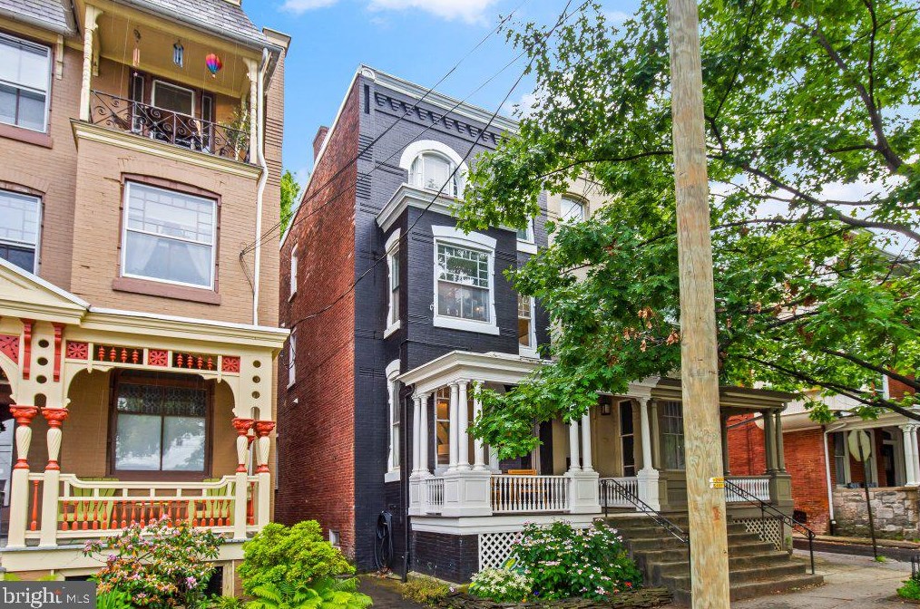 656 W Chestnut St, Lancaster, PA 17603
