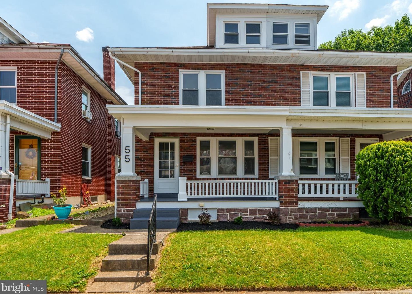 55 Park Ave, Ephrata, PA 17522-2071