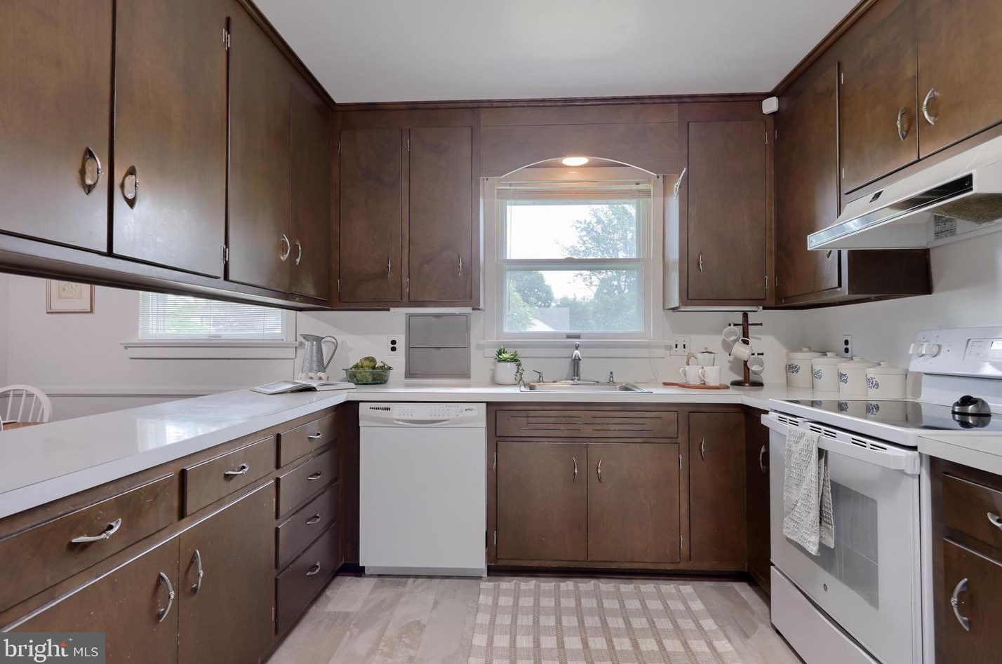 301 Richland Dr, Lancaster PA  17601-3631 exterior