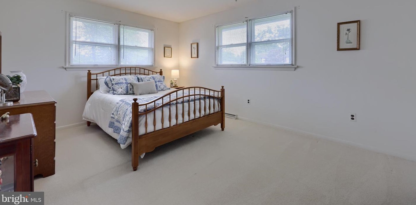 301 Richland Dr, Lancaster PA  17601-3631 exterior