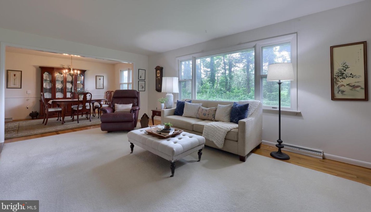 301 Richland Dr, Lancaster PA  17601-3631 exterior