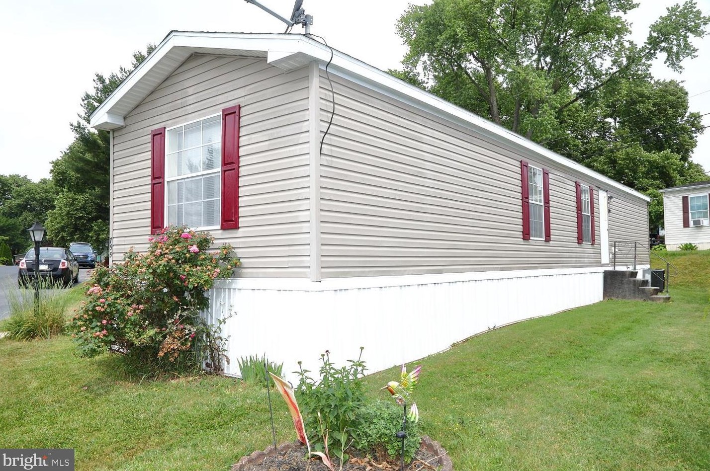 755 Sherry Ln, Lancaster PA  17601-5829 exterior