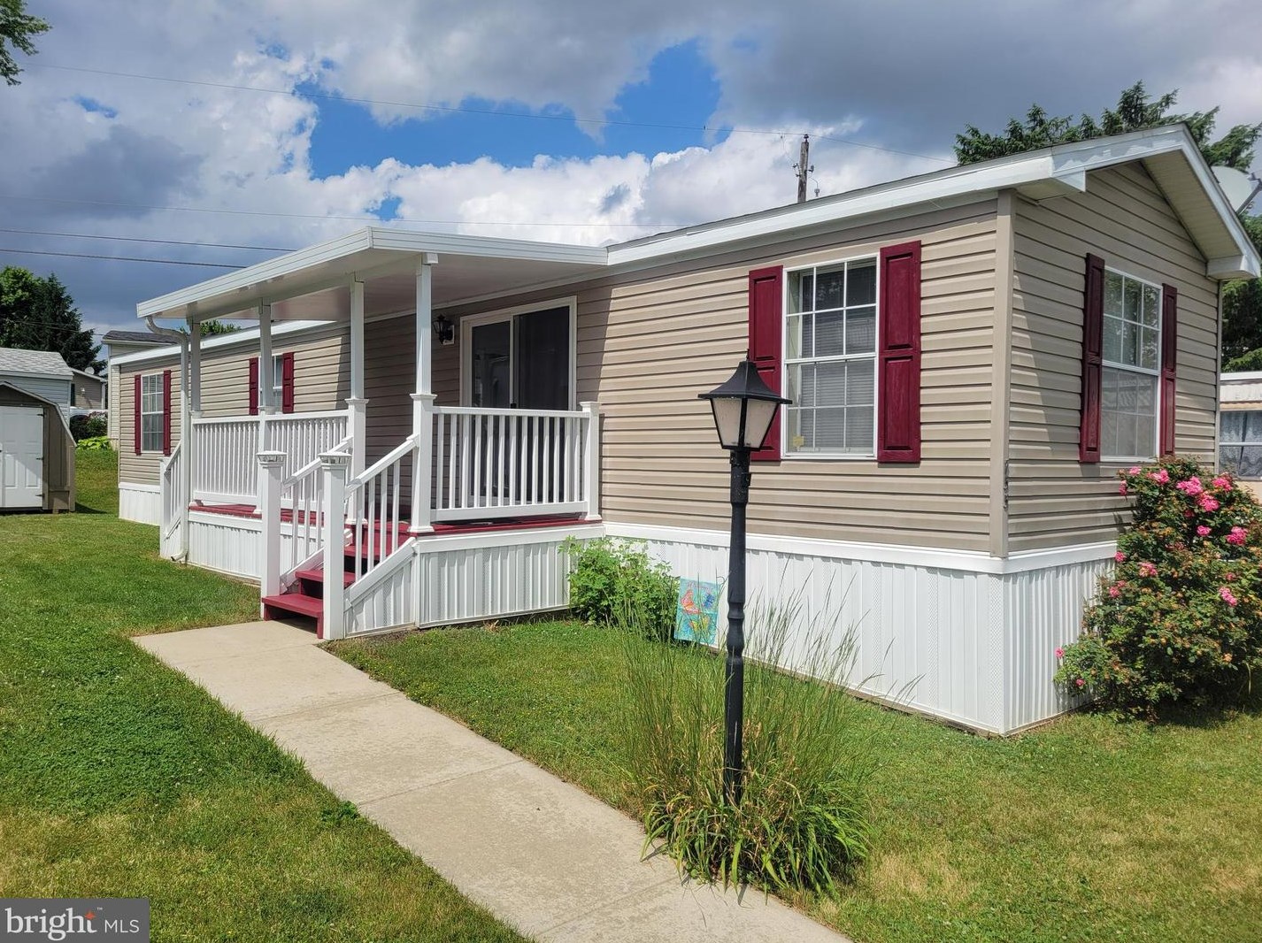 755 Sherry Ln, Lancaster PA  17601-5829 exterior