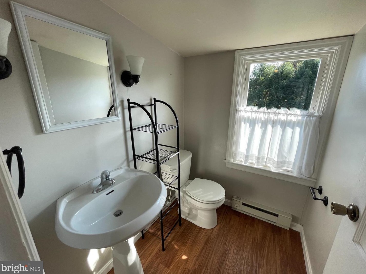 1710 Rockvale Rd, Lancaster PA  17602-1314 exterior