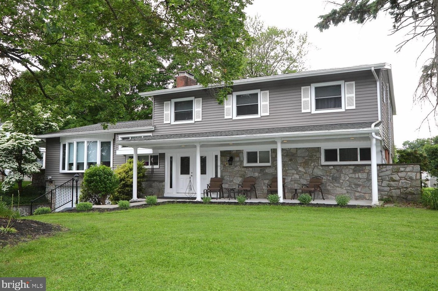1912 Bloomingdale Ave, Lancaster, PA 17601-3808