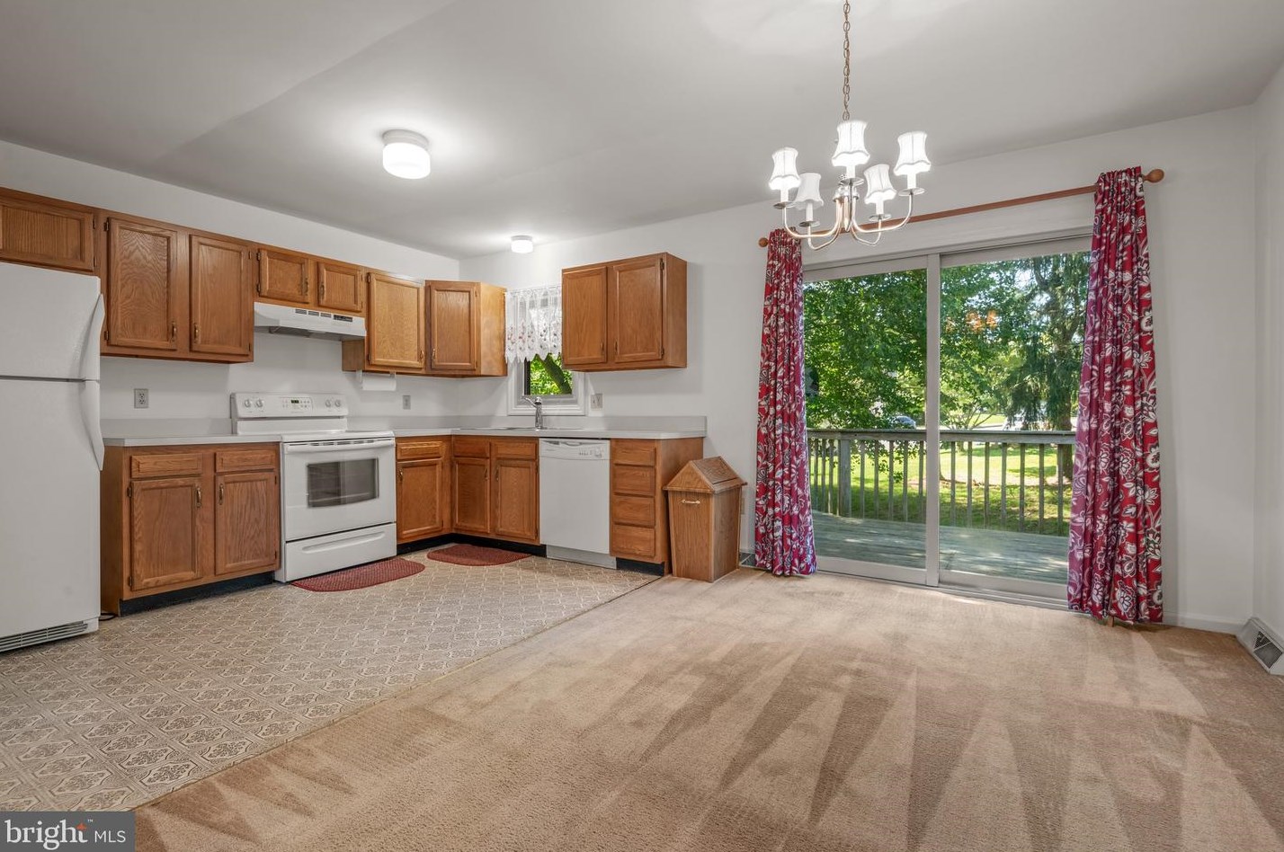 18 Clarendon Dr, Lancaster PA  17603-9596 exterior