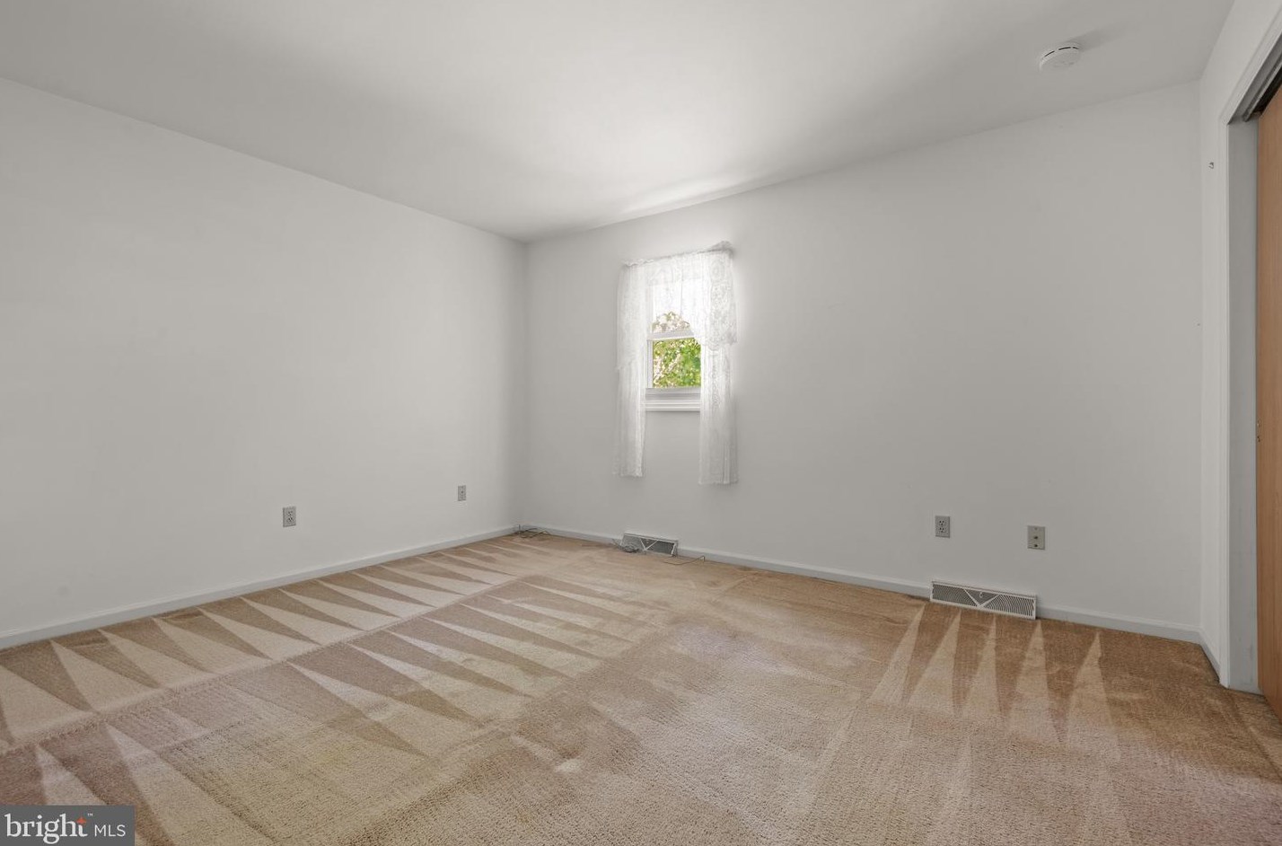 18 Clarendon Dr, Lancaster PA  17603-9596 exterior