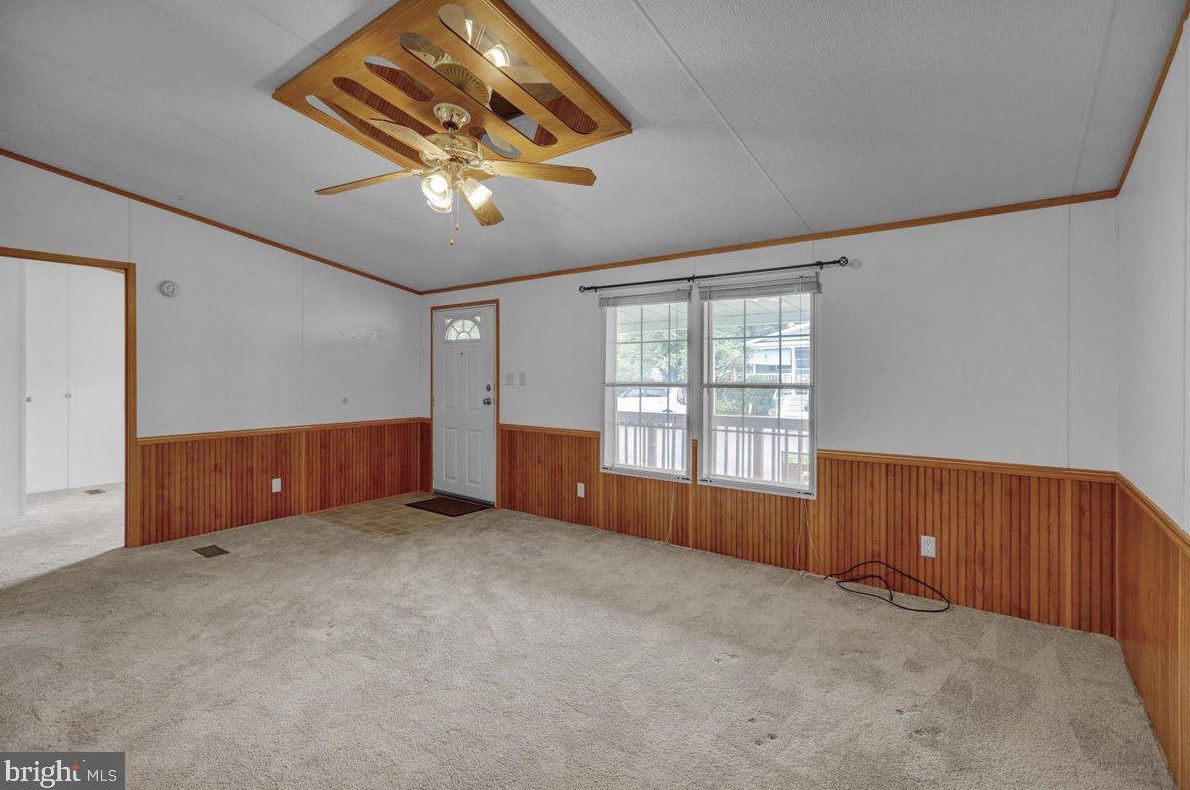 16 Madge Dr, Lancaster PA 17603-4048 exterior