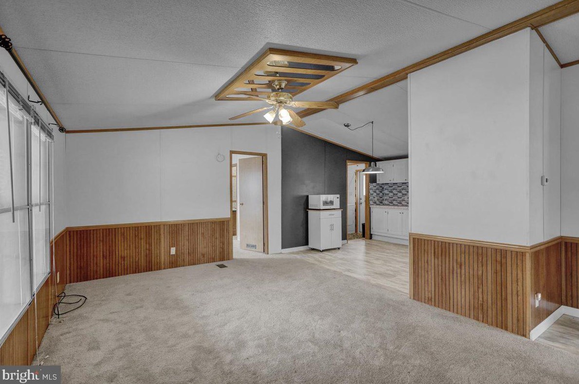 16 Madge Dr, Lancaster PA 17603-4048 exterior